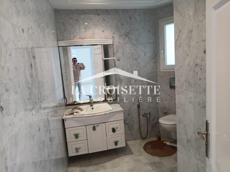 Villa S+6 avec piscine à La Marsa